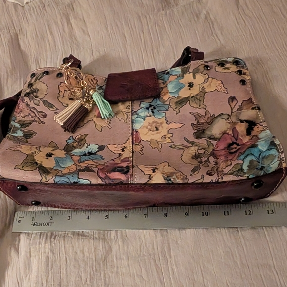 Patricia Nash Rienzo Shoulder Bag in Dusty Rose Print Leather w/ Burgandy Trim - Picture 14 of 14